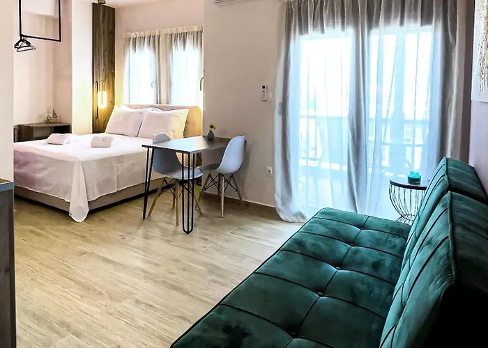 Apartahotel Athonite Seasons Luxury 3*