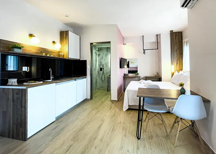 Hotel apartamentowy Athonite Seasons Luxury 3*